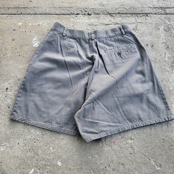 Geoffrey Beene Shorts Womens 10 Gray Faded Pleated Front Bermuda High Rise - Picture 4 of 9